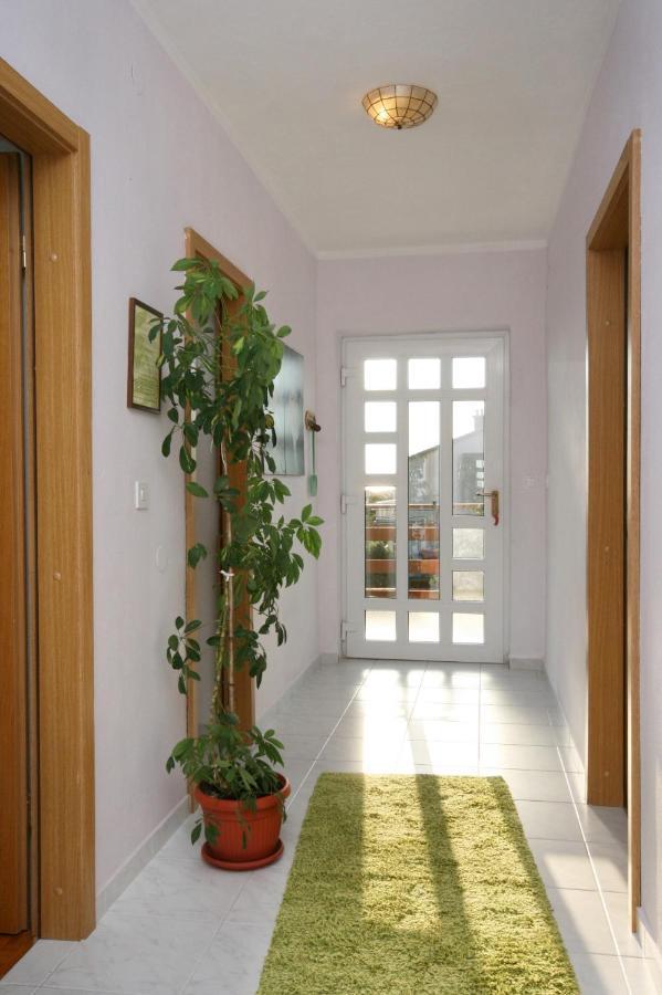 Apartments With A Parking Space Novi Vinodolski - 5529 Exterior photo